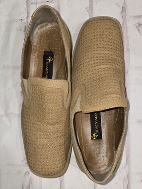 Stacy Adams Men’s Tan Perforated Slip-On Loafers